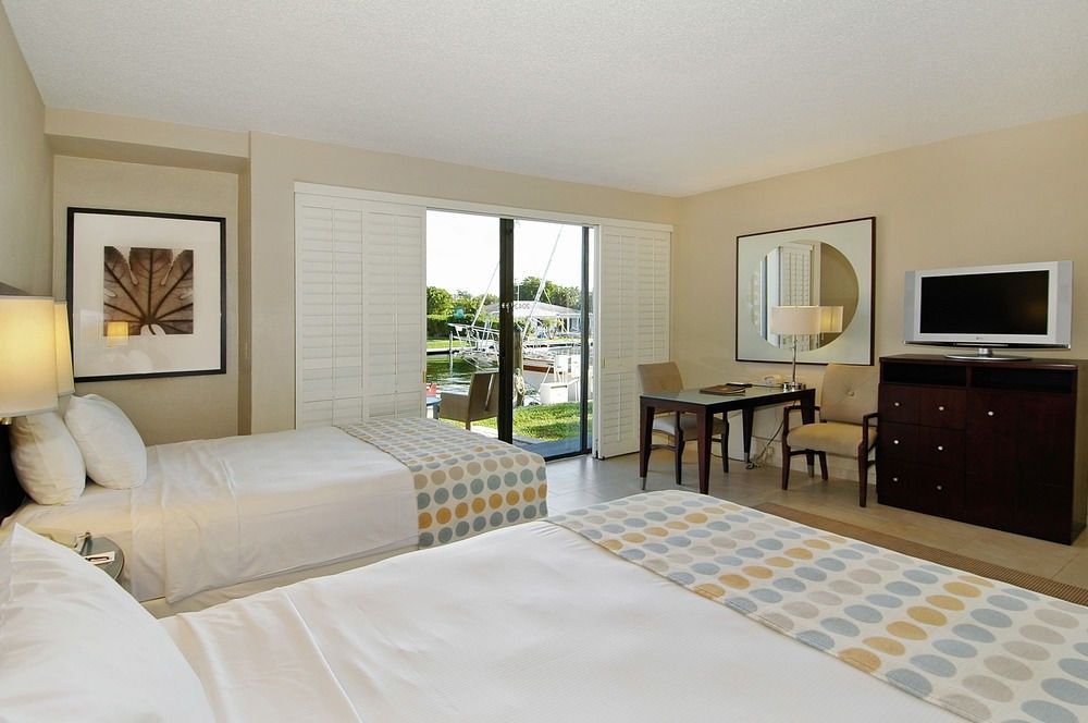 Pier Sixty-Six Otel Fort Lauderdale Dış mekan fotoğraf A typical room at the Hilton Boca Raton Resort